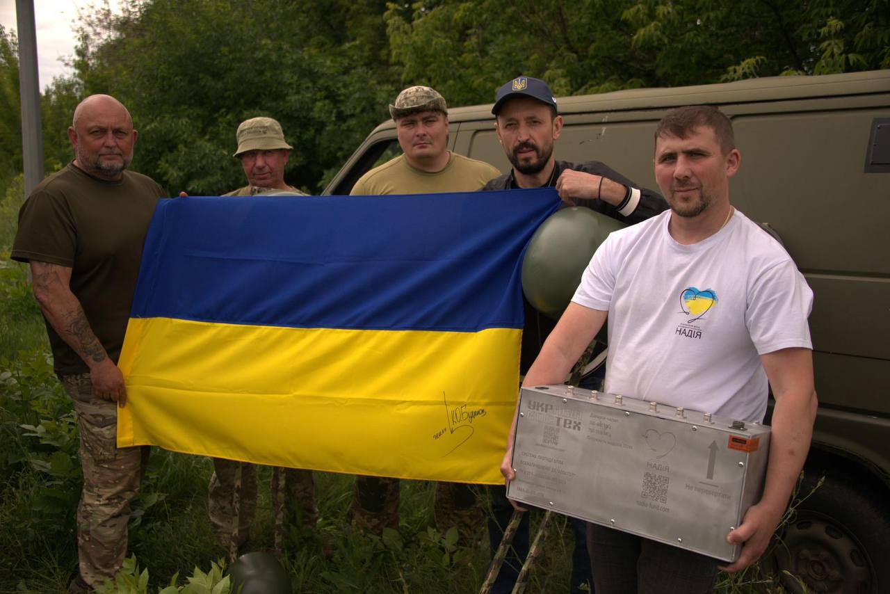 БФ молодіжної ініціативи «Надія», Валерій Дубіль та Віта Присяжнюк передали понад 800 одиниць техніки для Сил оборони України