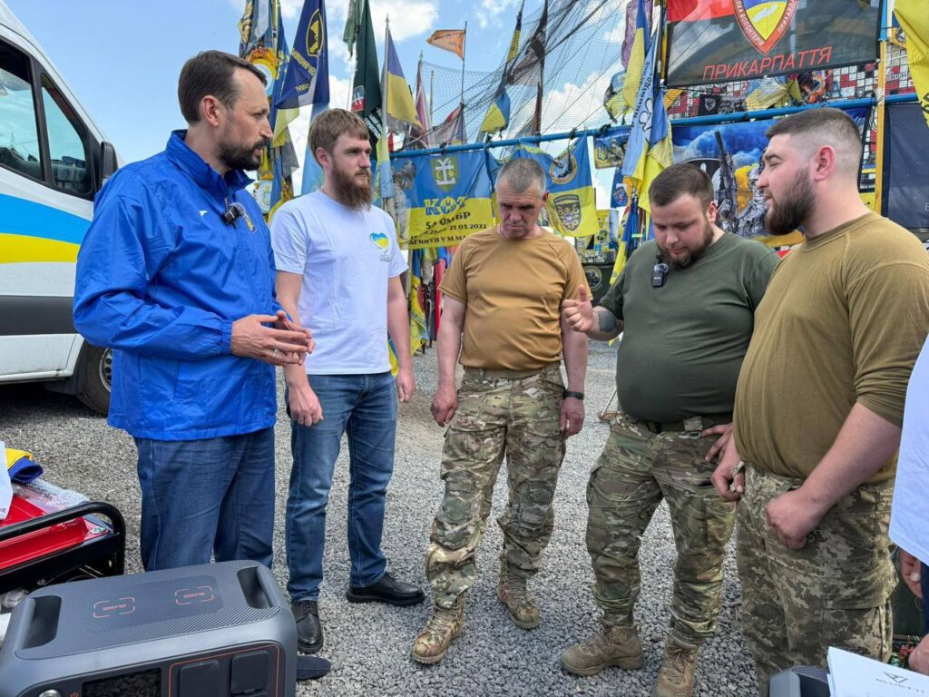 БФ молодіжної ініціативи «Надія», Валерій Дубіль та Віта Присяжнюк передали понад 800 одиниць техніки для Сил оборони України 4 БФ молодіжної ініціативи «Надія», Валерій Дубіль та Віта Присяжнюк передали понад 800 одиниць техніки для Сил оборони України