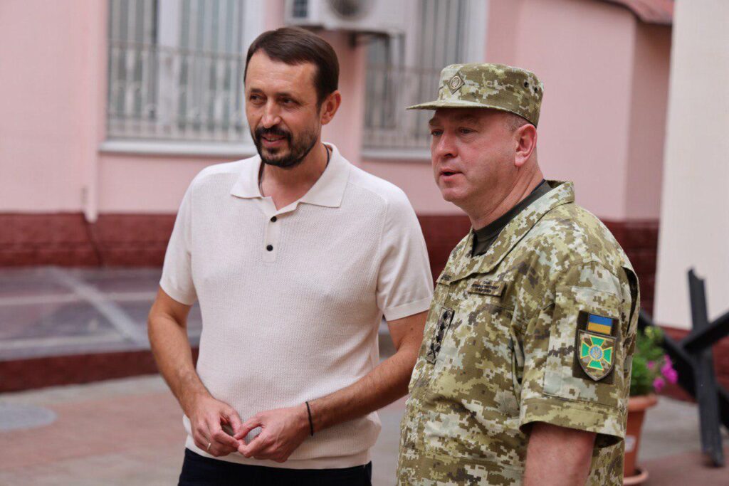 Валерій Дубіль, Віта Присяжнюк та БФ молодіжної ініціативи «Надія» передали допомогу Державній прикордонній службі 2 Валерій Дубіль, Віта Присяжнюк та БФ молодіжної ініціативи «Надія» передали допомогу Державній прикордонній службі