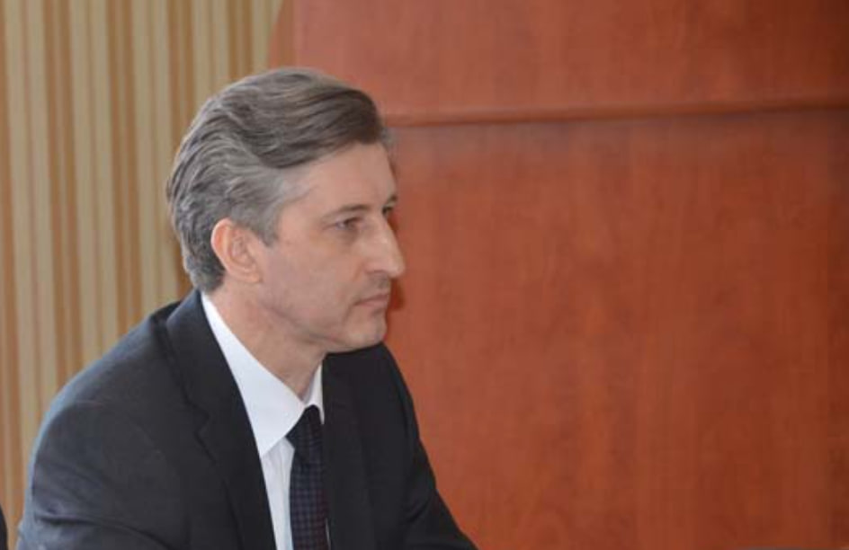 Прокурор-мільйонер Григорій Рябенко придбав елітну іномарку та квартиру в люксовому ЖК у центрі столиці. Його родина має чимало нерухомості та 20 млн заощаджень