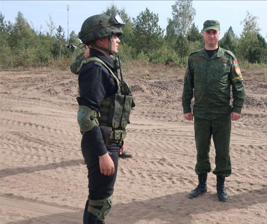 Полковник з Білорусі зґвалтував путінського солдата (відео) 2 Полковник з Білорусі зґвалтував путінського солдата (відео)