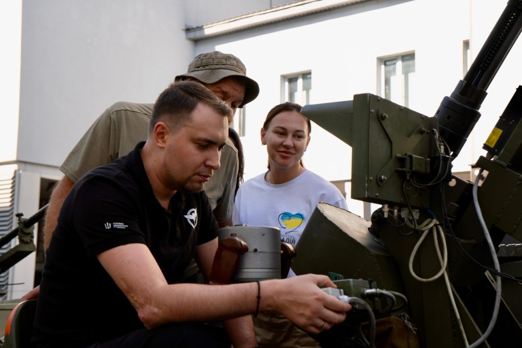 До Дня воєнної розвідки Валерій Дубіль, Віта Присяжнюк і фонд «Надія» забезпечили ГУР дронами, системами РЕБ і Starlink 3 До Дня воєнної розвідки Валерій Дубіль, Віта Присяжнюк і фонд «Надія» забезпечили ГУР дронами, системами РЕБ і Starlink