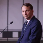 Радослав Сікорський отримав ступінь почесного доктора Львівського університету імені Франка Радослав Сікорський отримав ступінь почесного доктора Львівського університету імені Франка