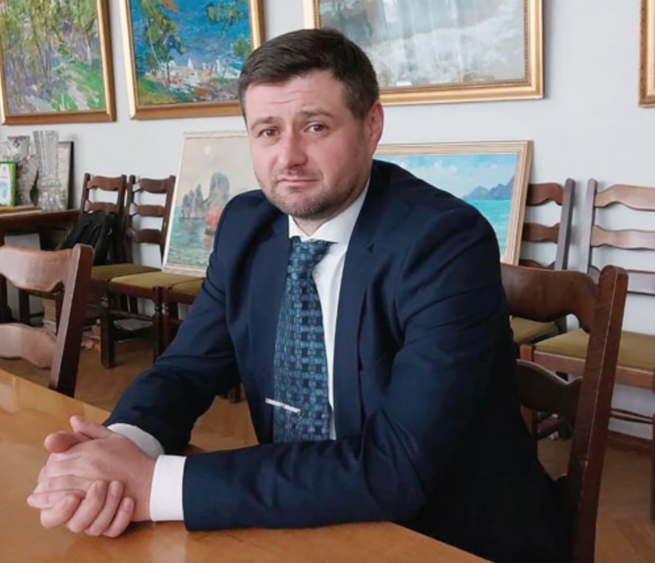 Корупційна тінь над мистецтвом: Як голова НСХУ Костянтин Чернявський малює схеми збагачення