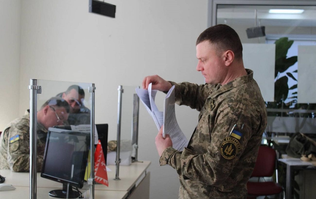 Мобілізація в Україні – чи заберуть до ЗСУ брата чи батька якщо вже служить родич