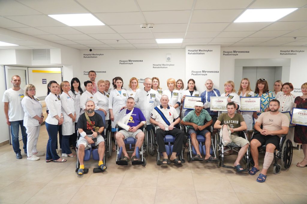 Фонд «Надія» та Валерій Дубіль отримали високу відзнаку лікарні Мечникова за внесок у порятунок життів